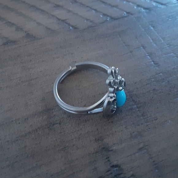 Ring - Picture 3 of 3